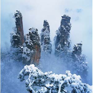 單獨(dú)成團(tuán)O線：（張家界溫泉休閑線路）張家界、天子山、寶峰湖/黃龍洞、鳳凰古城 江埡溫泉/萬福溫泉 五日游